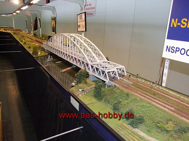 IM2012 228WEB