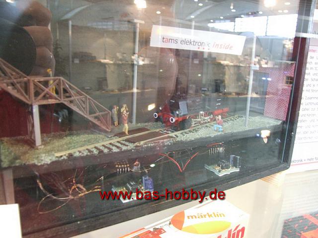 IM2012 235WEB